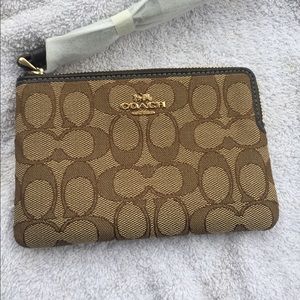 🎉Make an offer🎉 NWT Coach Wristlet